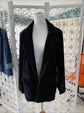 Chelsea28 Black Velvet Blazer Jacket